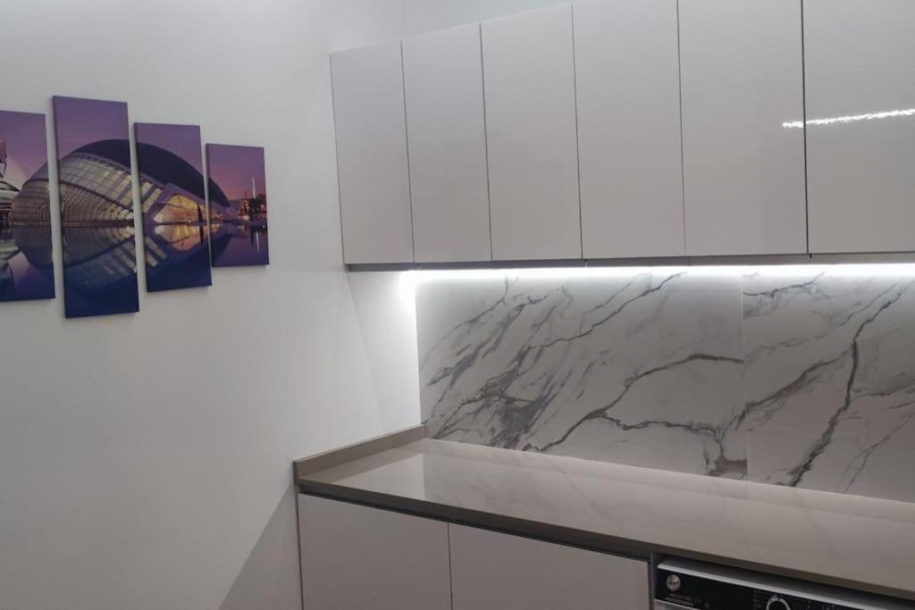 Apartamento 4 Habitaciones 2 Banos Ciudad De Las Ciencias Vt-55209-V Valencia Eksteriør bilde